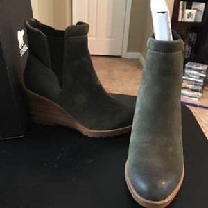 Brand new olive green suede wedge boots